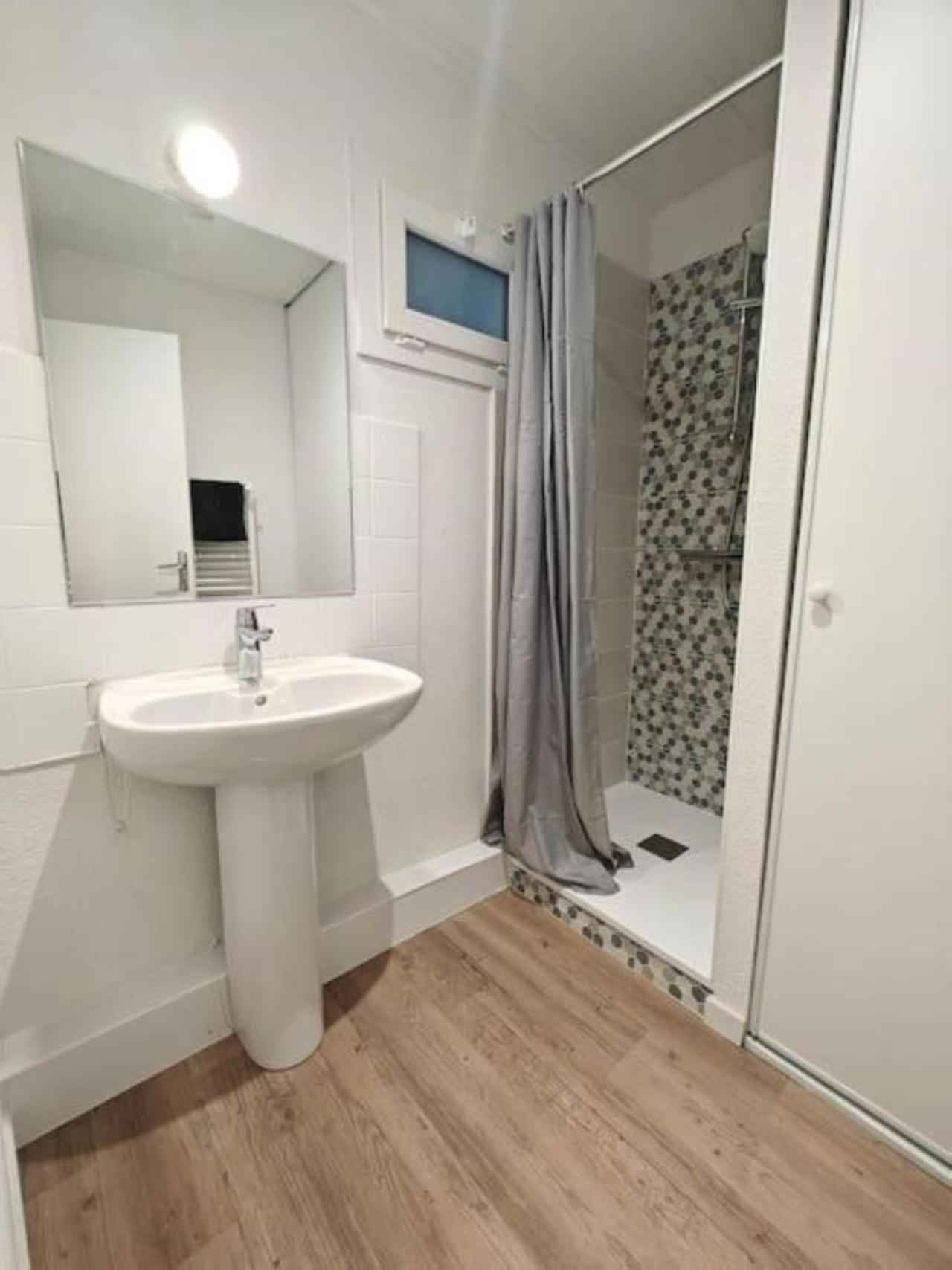 Logement Entier Style Chalet - 1 A 5 Pers - Langon  Extérieur photo